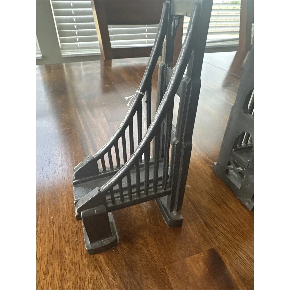 Restoration Hardware NYC Brooklyn Bridge Pair of Cast Iron Bookends Book Ends